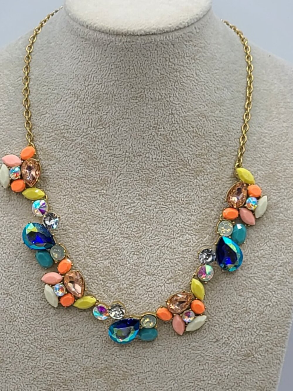 J Crew Gold Tone Multi Colored Crystal Resin Necklace Like New